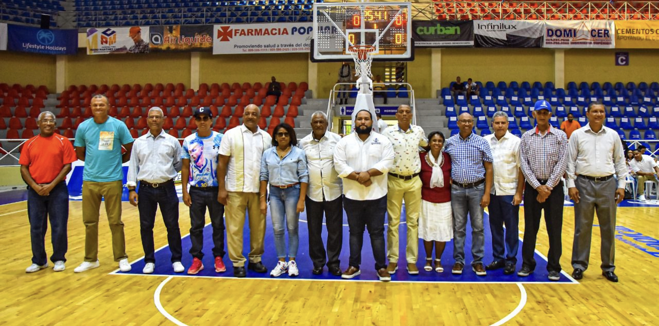 Marineros de Puerto Plata rinden homenajes a Leyendas del Baloncesto Puertoplateño