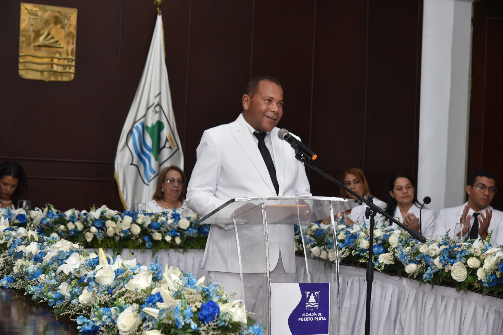 Alcalde Roquelito García rindió cuentas tras cumplir 3 años dirigiendo Cabildo de Puerto Plata