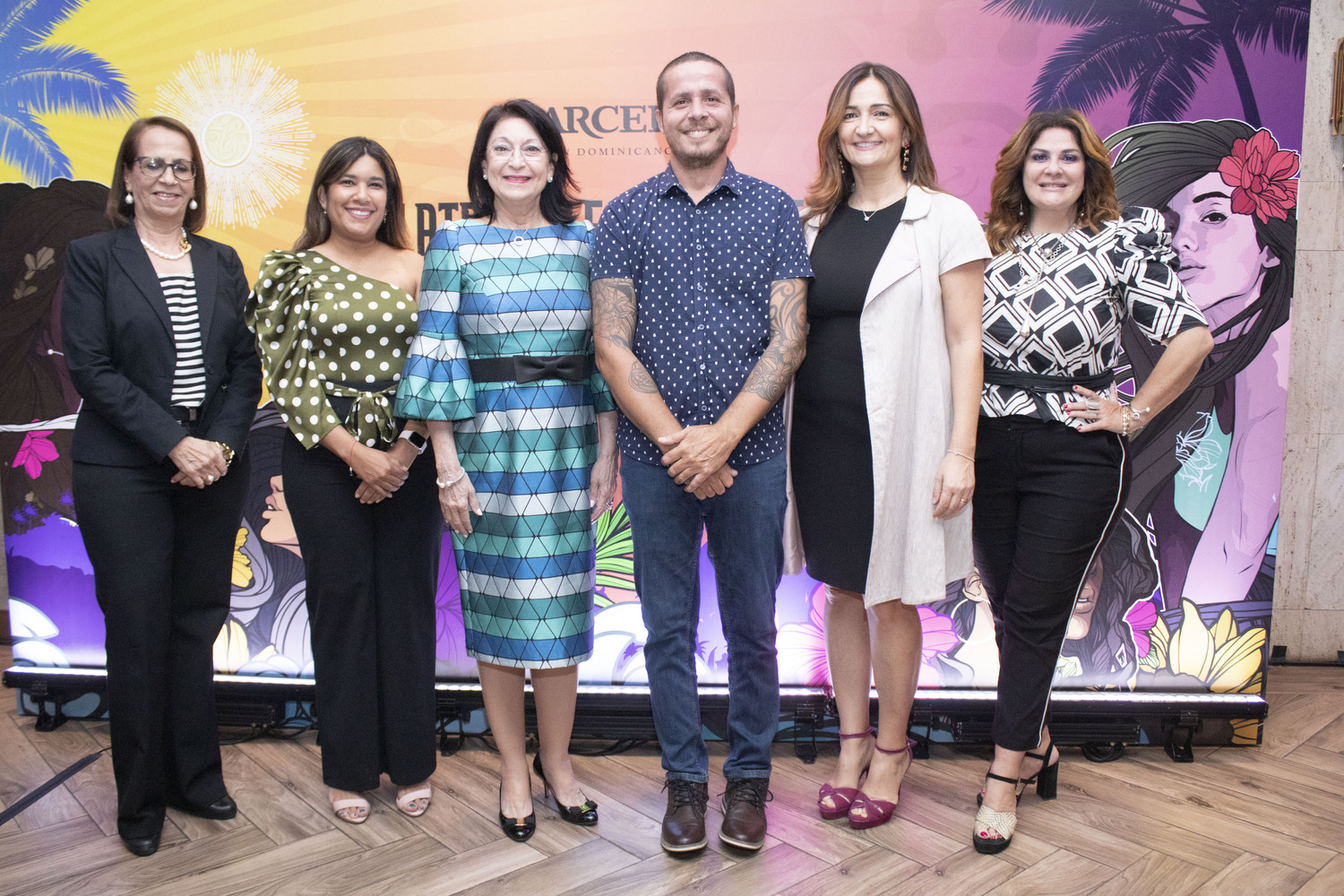 Ron Barceló y MUDE firman alianza para promover el desarrollo socioeconómico de la mujer