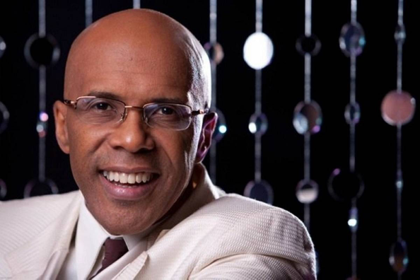 Ramón Orlando cantará en ceremonia premios Puertoplateño Sobresaliente