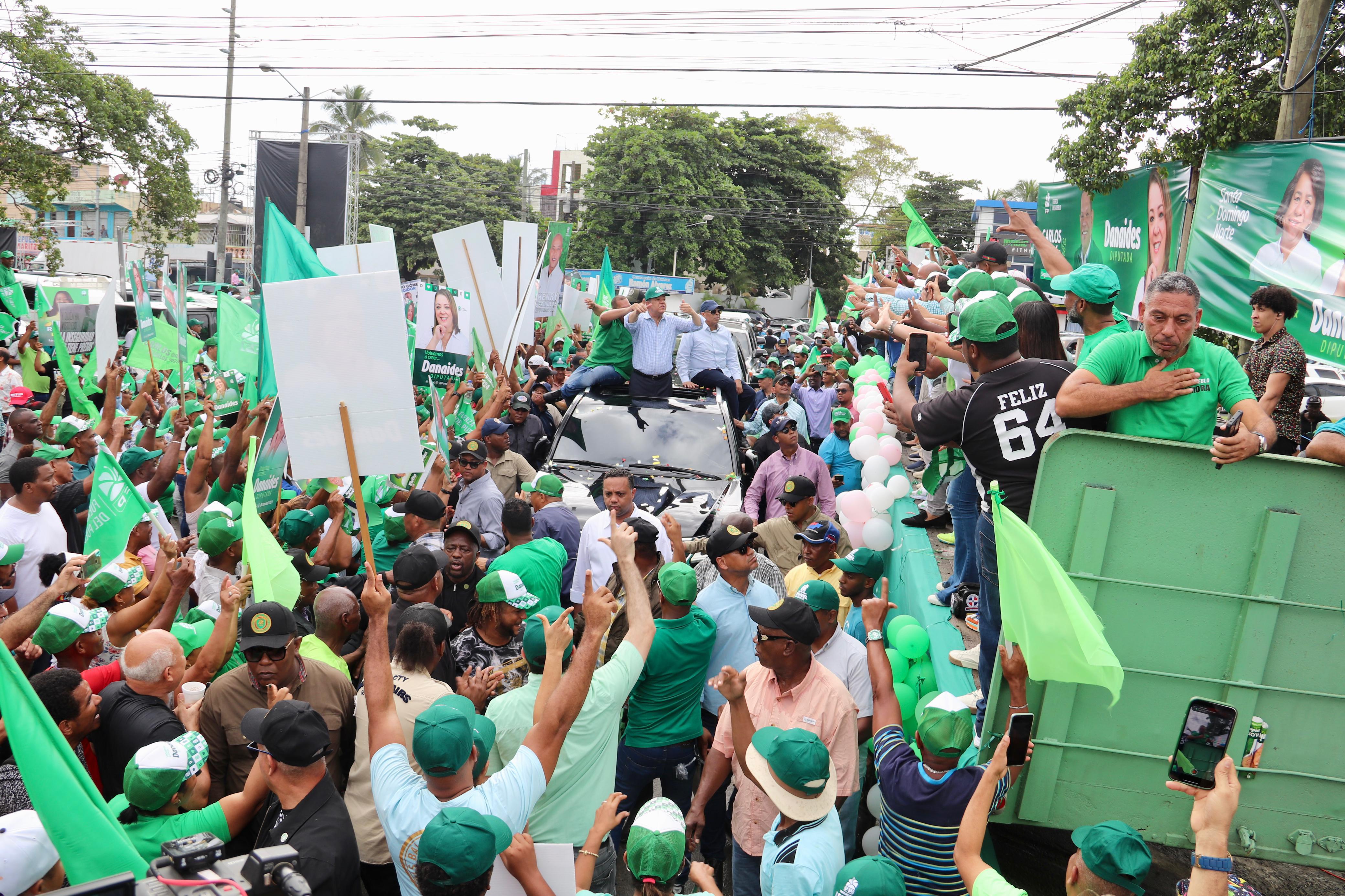 Leonel afirma el pueblo ha despertado y lo que quiere es progreso y prosperidad   