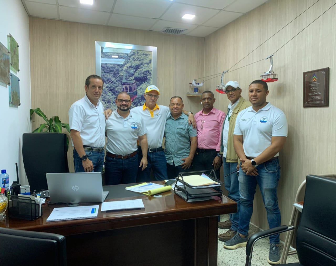 Director CORAAPPLATA se reúne con administrador y técnicos del Teleférico de Puerto Plata
