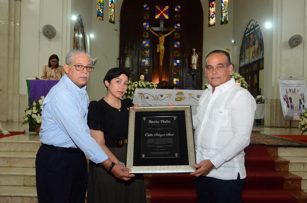 Destino Puerto Plata honra la memoria de Orfila Salazar “Madrina de los cruceros”