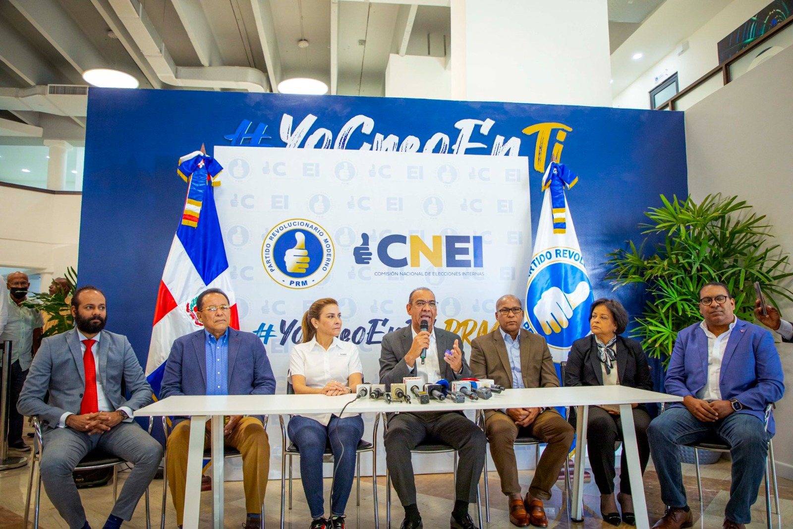 Numerosos dirigentes del PRM en Puerto Plata se inscribieron como precandidatos para elecciones del 2024 