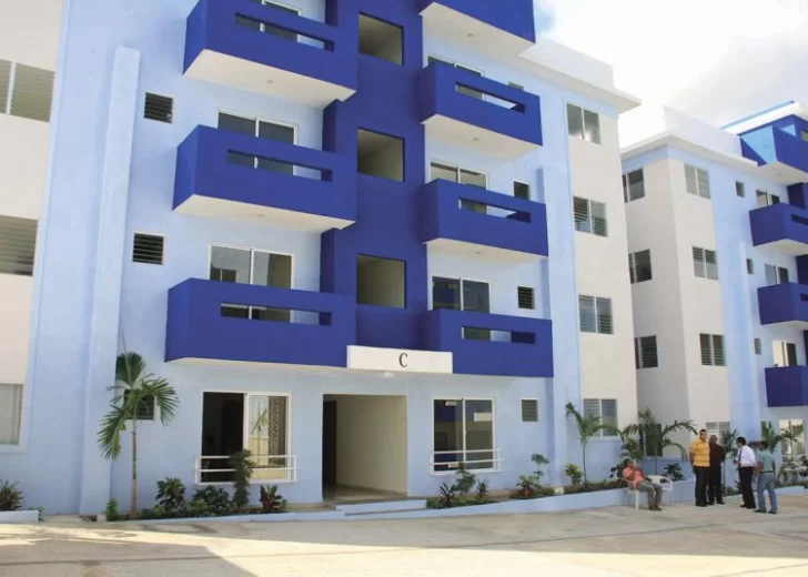 Gobierno entrega 120 viviendas de bajo costo en Baní