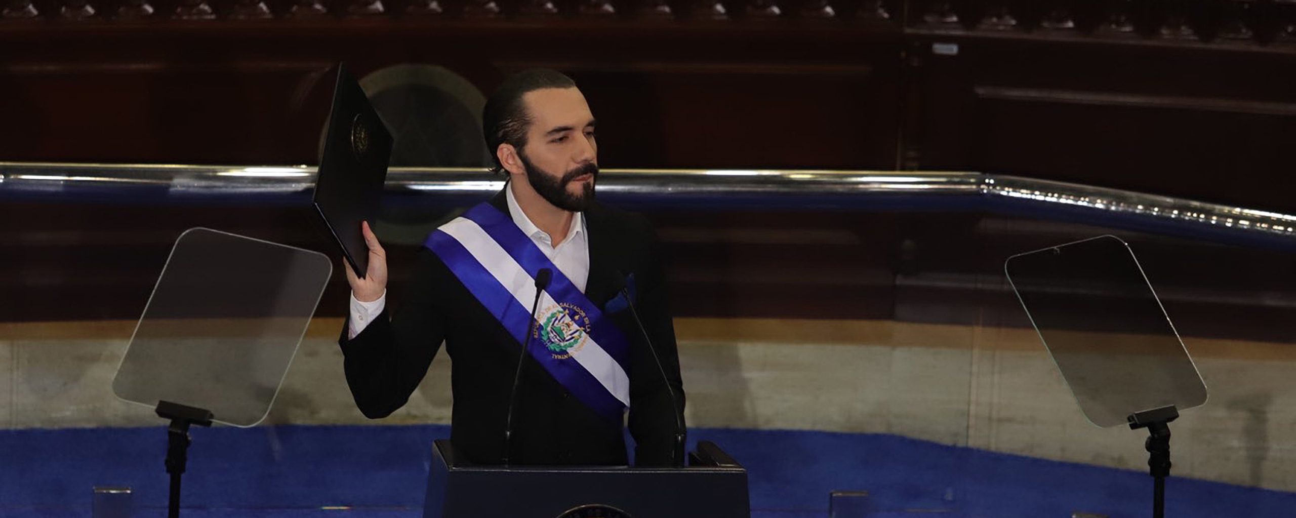 El Salvador disminuye de 262 a 44 los municipios del país