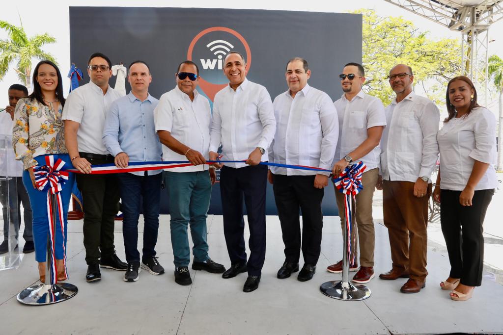 INDOTEL deja en funcionamiento Wifi gratis en Plaza Independencia de Puerto Plata 