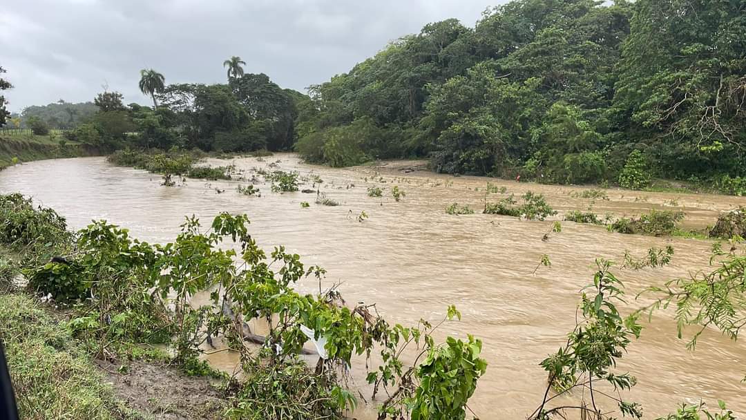 Debido a intensas lluvias se registran crecidas de ríos y afluentes en provincia de Puerto Plata 