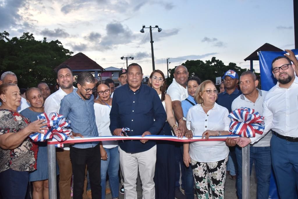 Alcalde Roquelito García inauguró en Puerto Plata 13 obras comunitarias hechas con el Presupuesto Participativo
