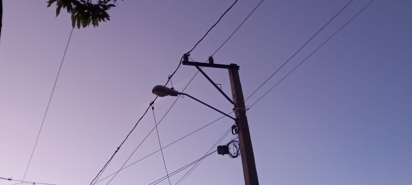 Residentes en sectores y barriadas de Puerto Plata piden a EDENORTE iluminar vías