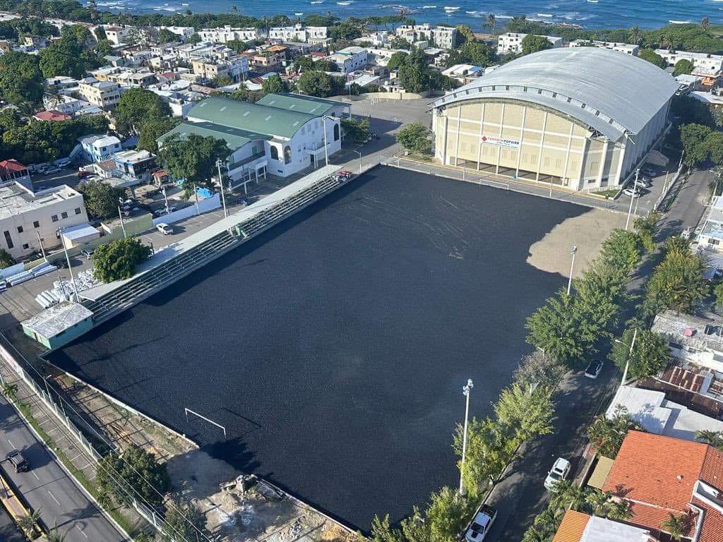 Lucen muy avanzados trabajos remozamiento estadio de futbol en Puerto Plata