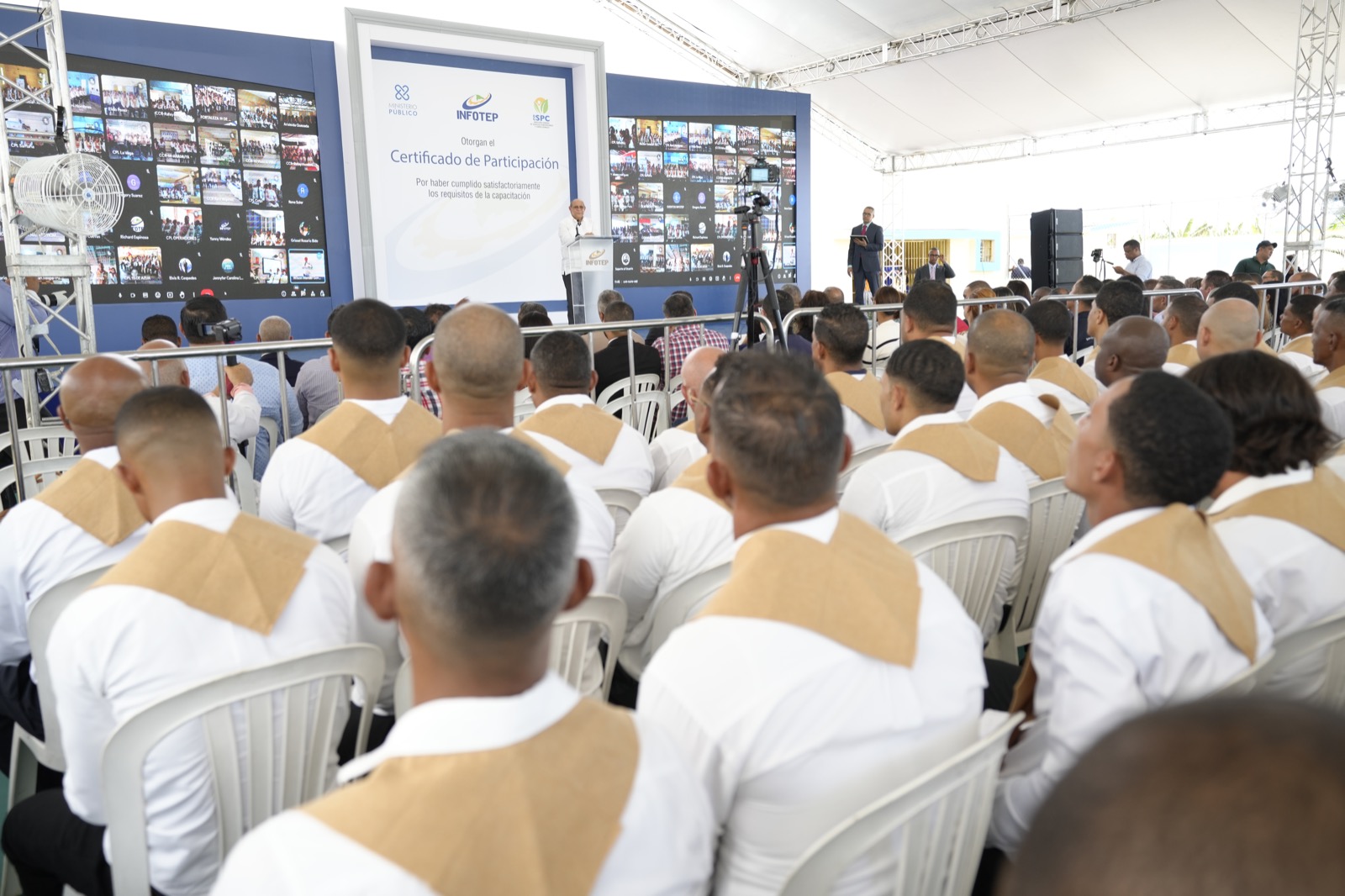 PGR e INFOTEP certifican tres mil 323 privados de libertad al completar cursos en 191 acciones formativas