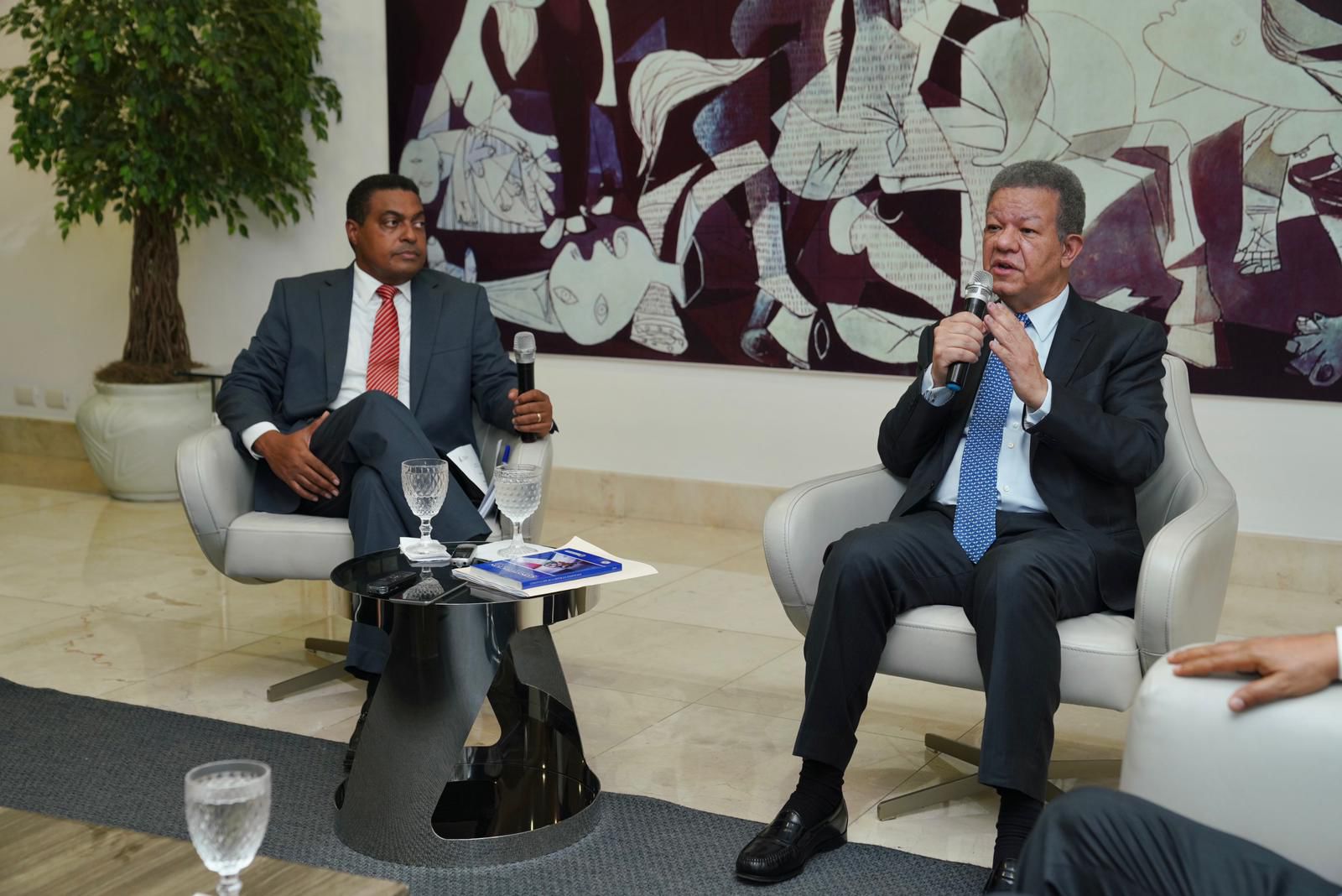 La reforma constitucional es absolutamente innecesaria, asegura Leonel Fernández