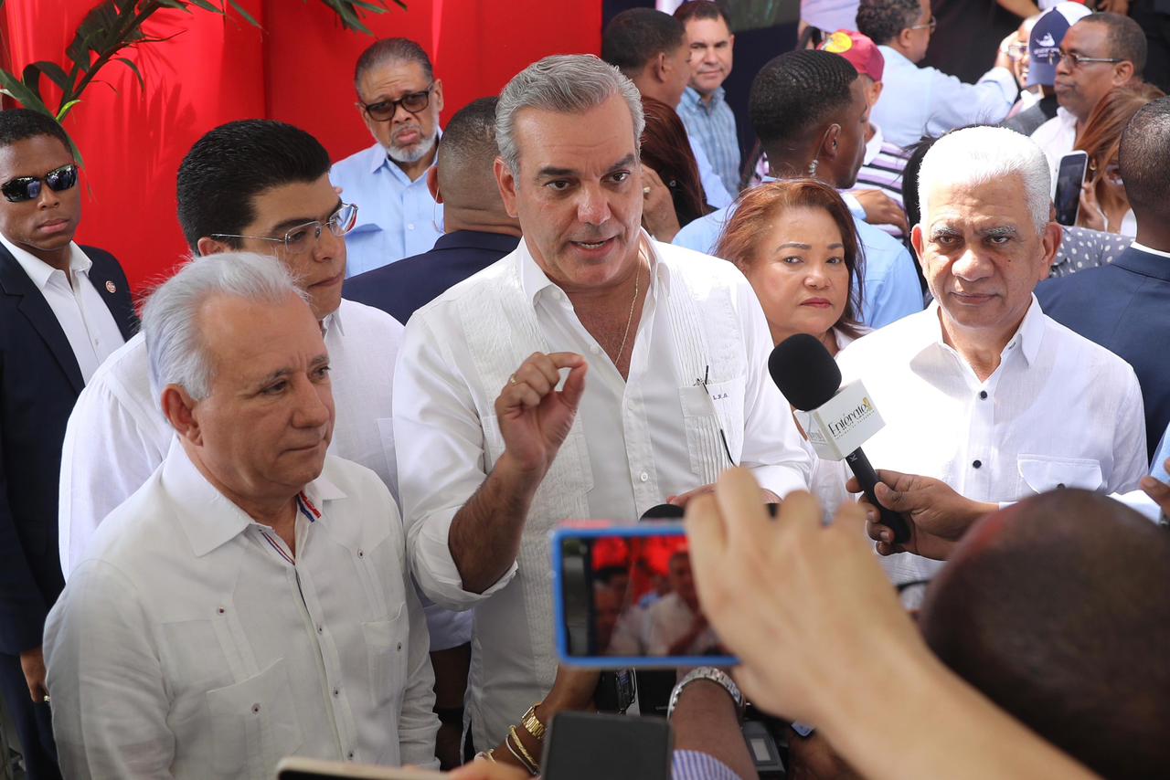 Presidente Abinader responde a la oposición: Dice sus denuncias son muestras de desesperación porque están derrotados