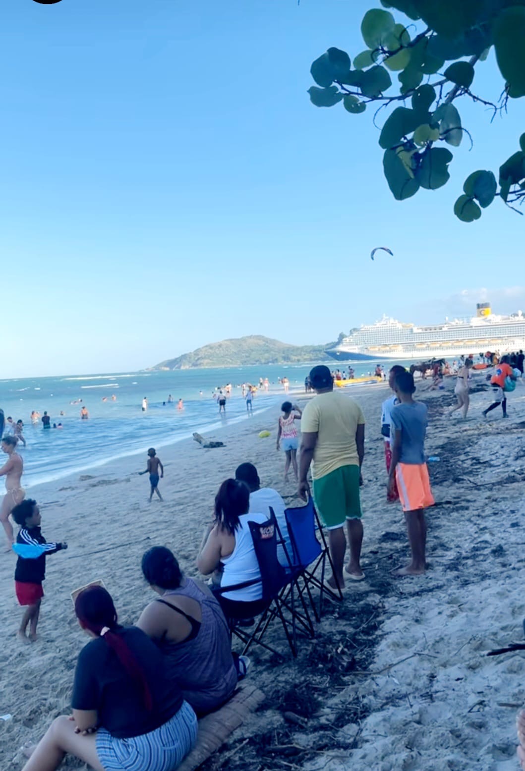 Centenares de ciudadanos disfrutaron fin de semana largo en playas de Puerto Plata