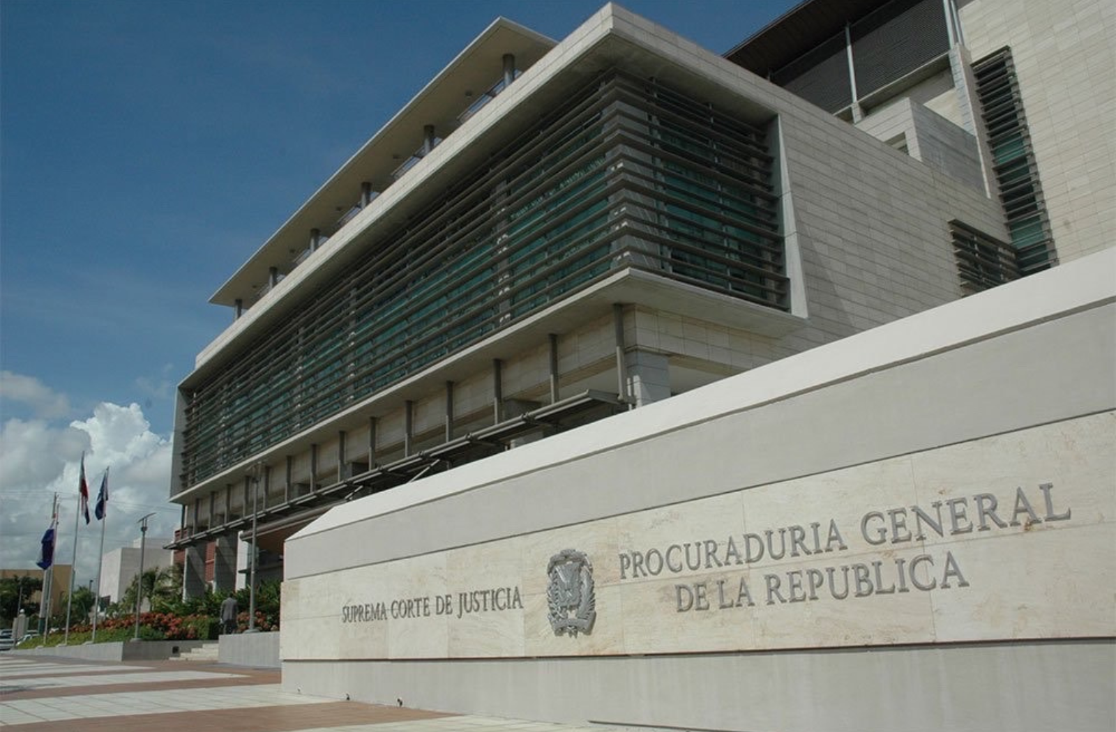 El Ministerio Público arresta 15 personas, militares y civiles en la Operación Lobo