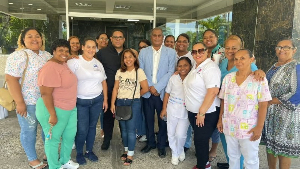   Autoridades de Salud se reúnen con enfermeras en Puerto Plata tras paro exigiendo reivindicaciones  