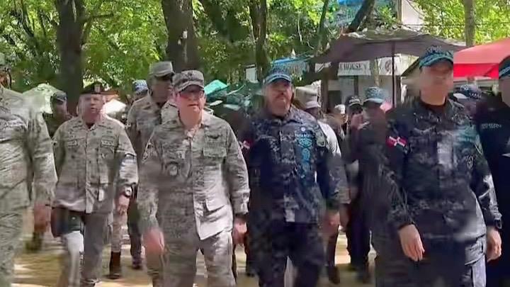Director PN y comandante FARD supervisan playa de Sosúa durante el Jueves Santo