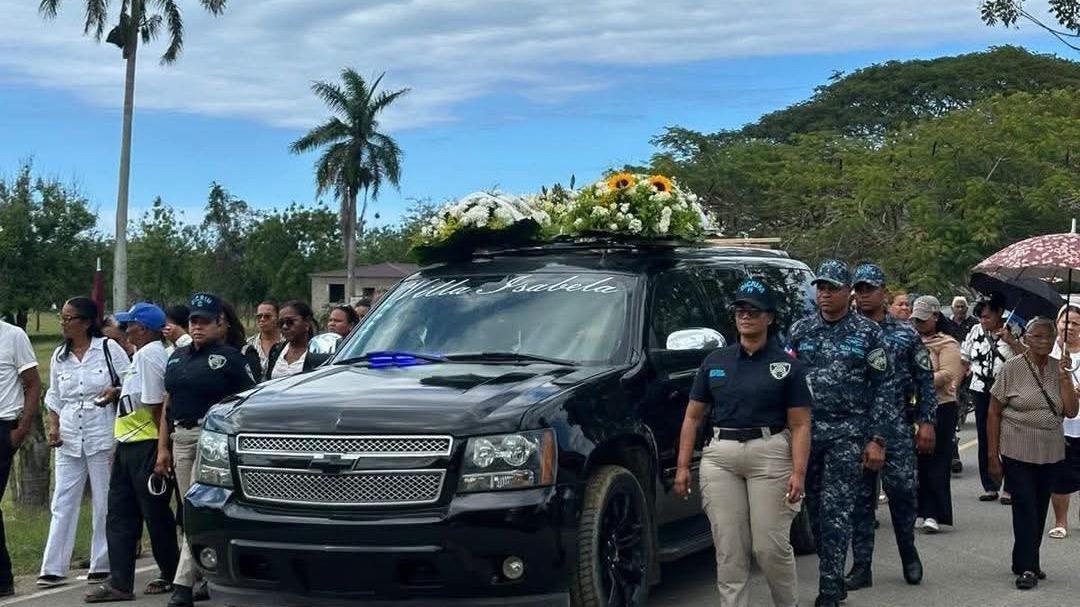Sepultan en Villa Isabela oficial policial asesinado por delincuentes en SD