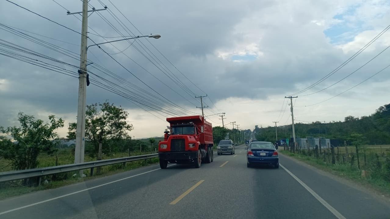 Prohíben circulación de camiones durante los últimos cuatro días de Semana Santa 2026