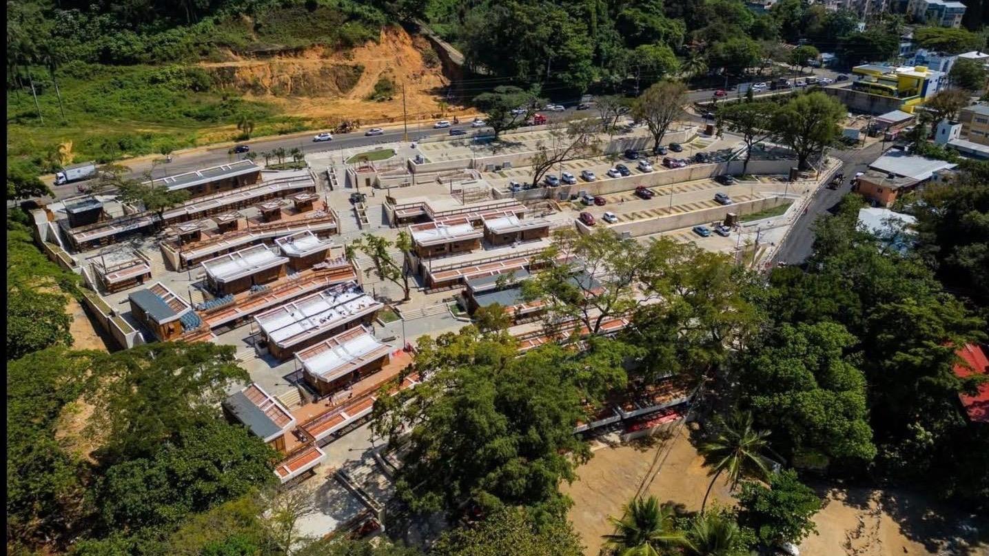 Ponderan “renacer turístico” y transformación de Playa Sosúa con nueva plaza de vendedores