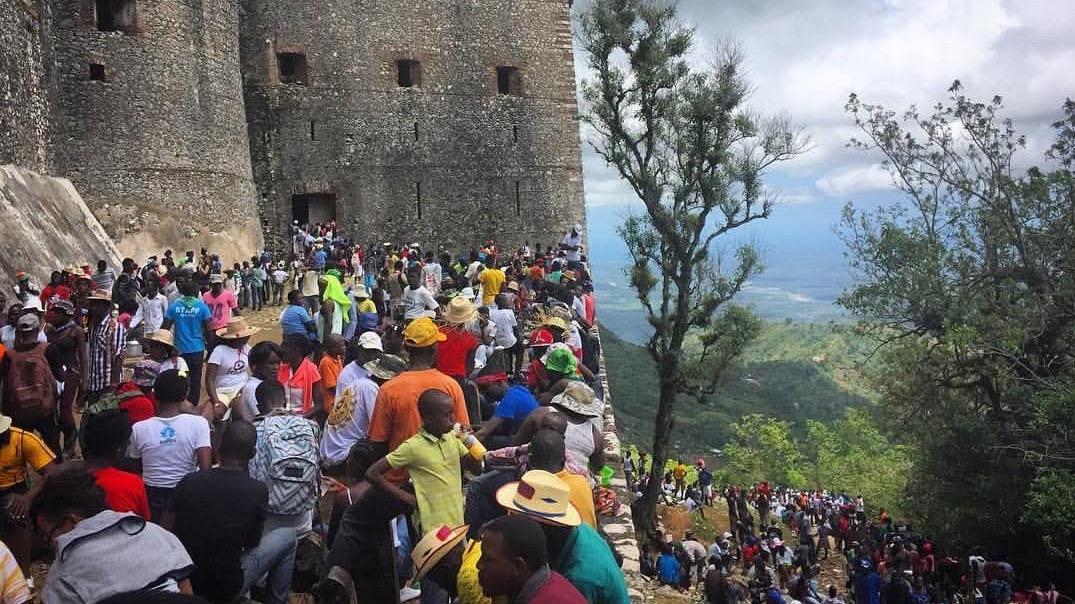 Estampida humana deja decenas de muertos y heridos en la Ciudadela de Laferrière, en Haití
