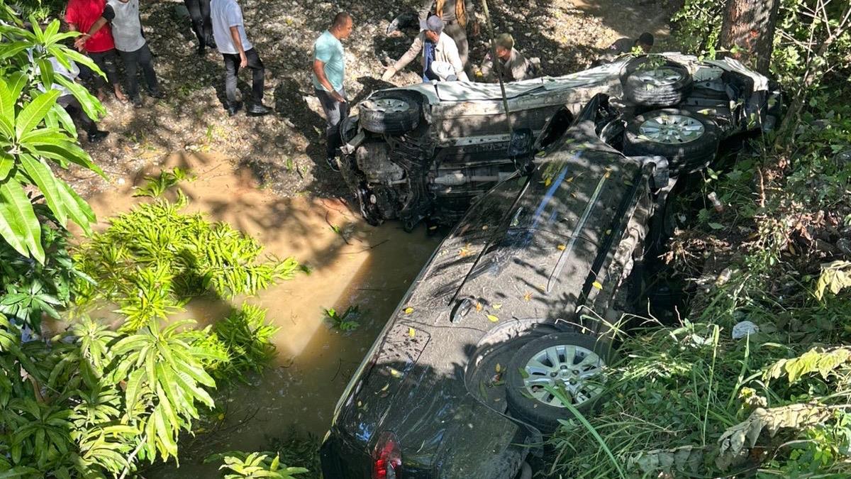 Vehículo de avanzada de Abinader sufre accidente en Maimón 