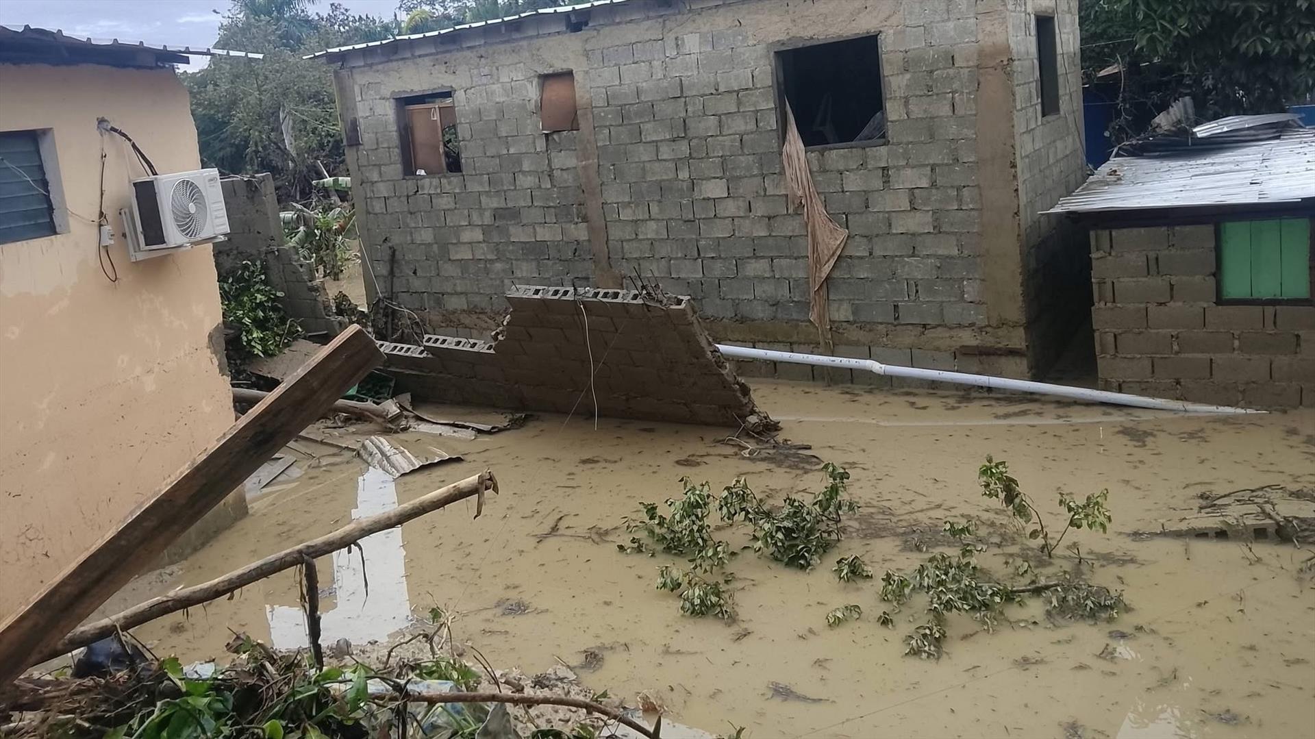Fallece anciana tras ser movilizada en medio de inundaciones en la comunidad de Camú, en Puerto Plata