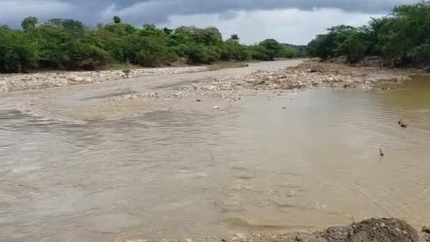 Comunidades de Imbert llevan días incomunicadas; piden ayuda de Obras Públicas