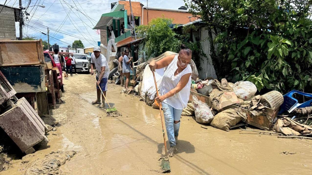 Más de 4,500 familias fueron damnificadas tras lluvias en Montellano, Puerto Plata; autoridades asisten