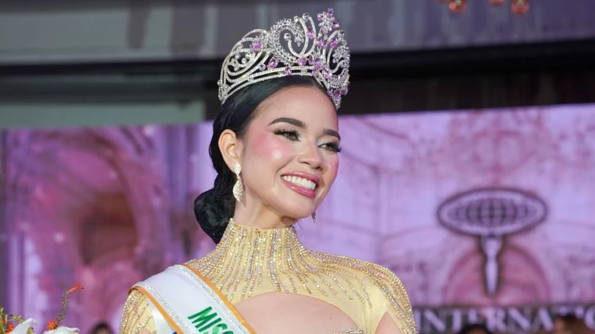 Paola Michelle es coronada Miss International Dominican Republic 2026