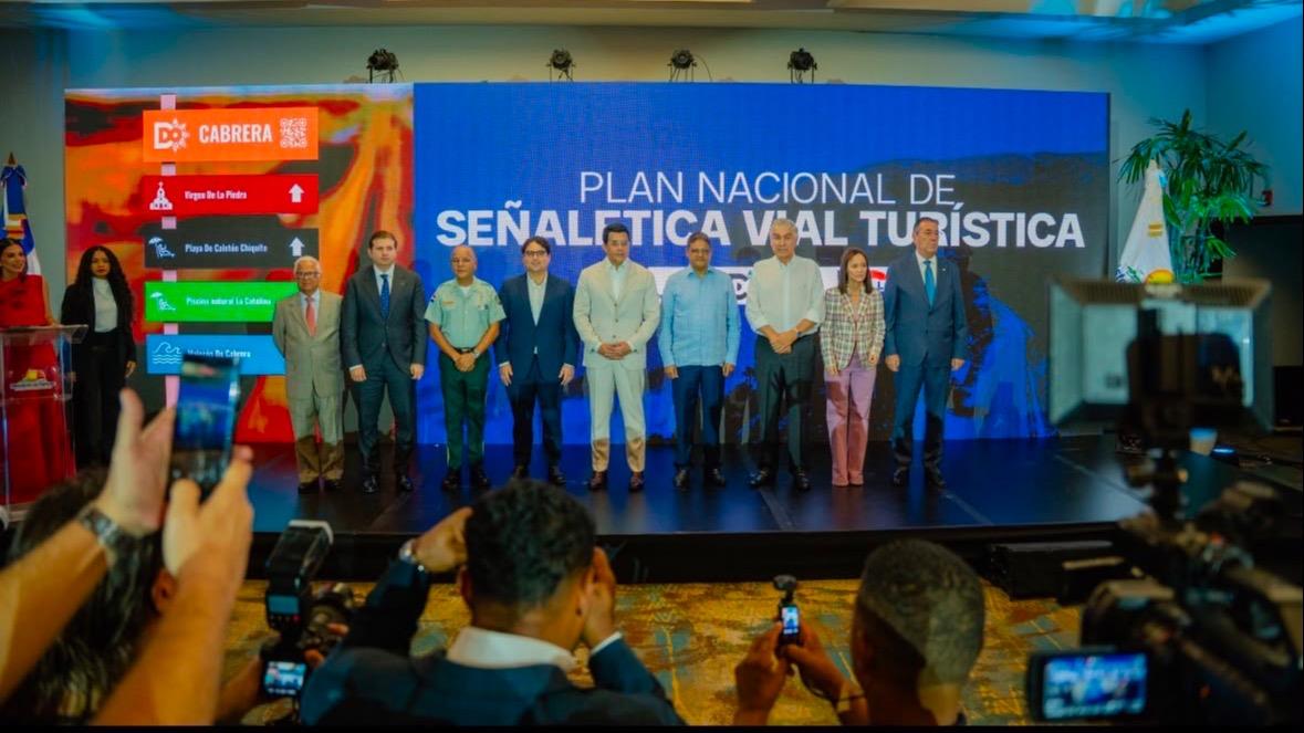 Turismo y RD Vial lanzan plan nacional de señalética turística