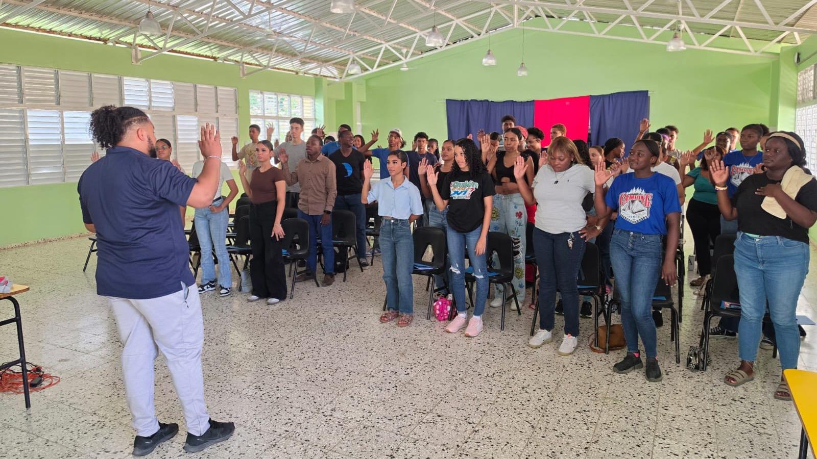 Inician las jornadas de inducción del programa “A Ganar” en Villa Montellano con la participación de 50 jóvenes