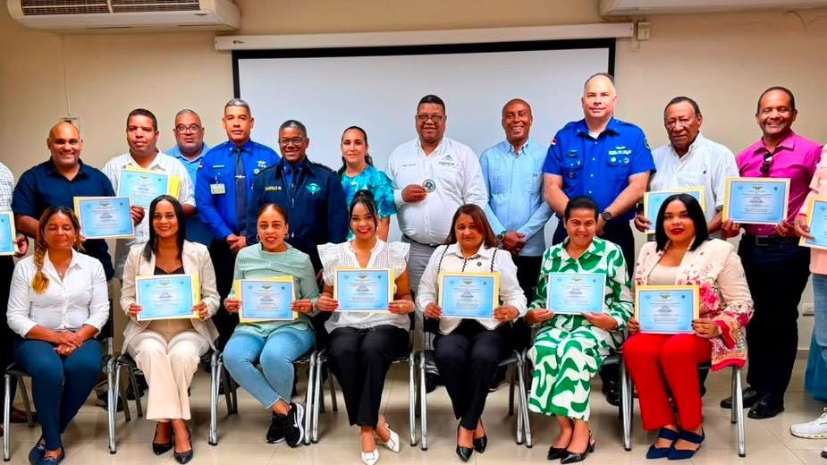 Imparten en Puerto Plata taller “Manejo Periodístico en la Seguridad de la Aviación Civil”