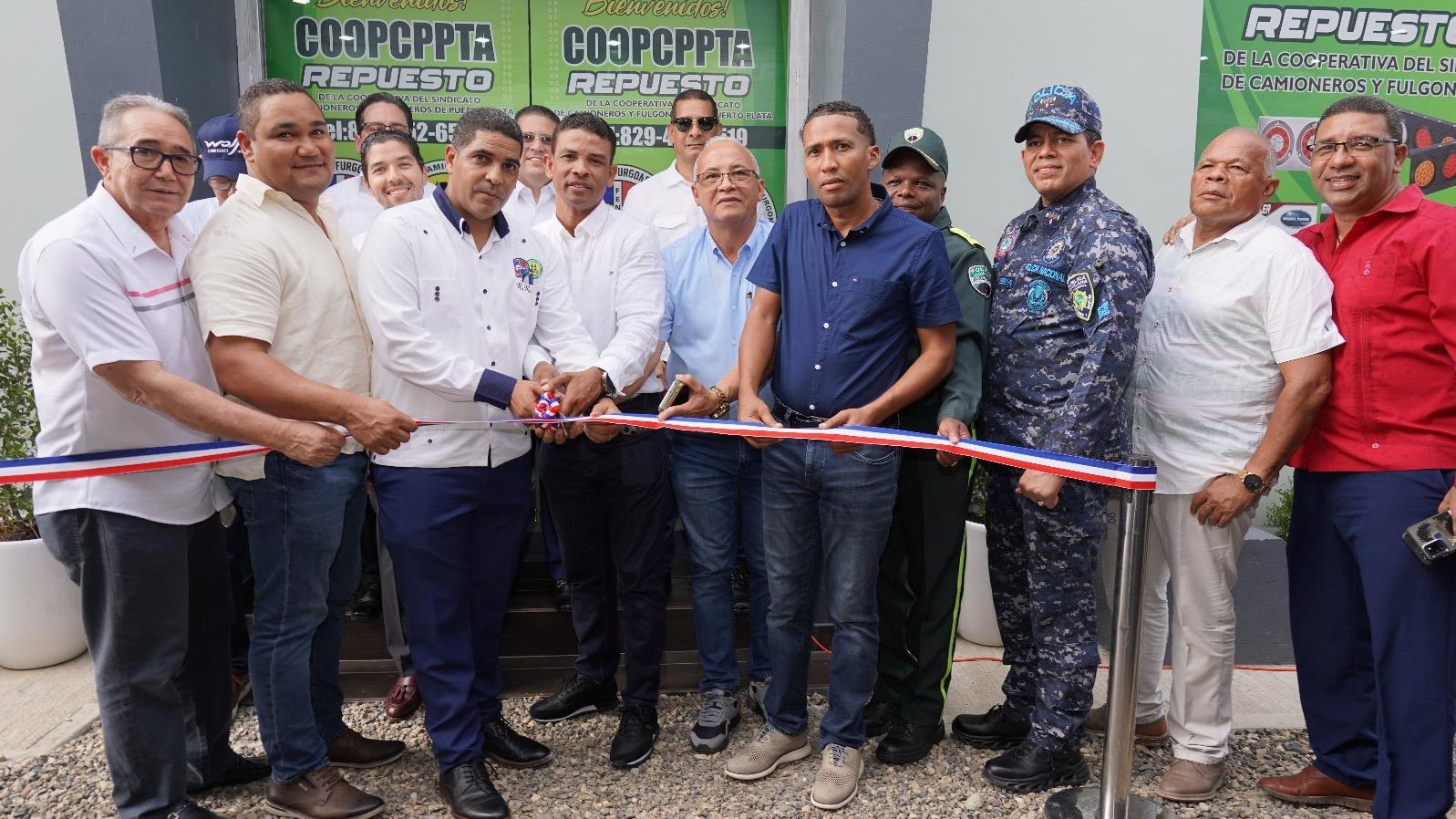 Sindicato de Camioneros y Furgoneros de Puerto Plata inaugura tienda de repuestos para beneficio de sus miembros
