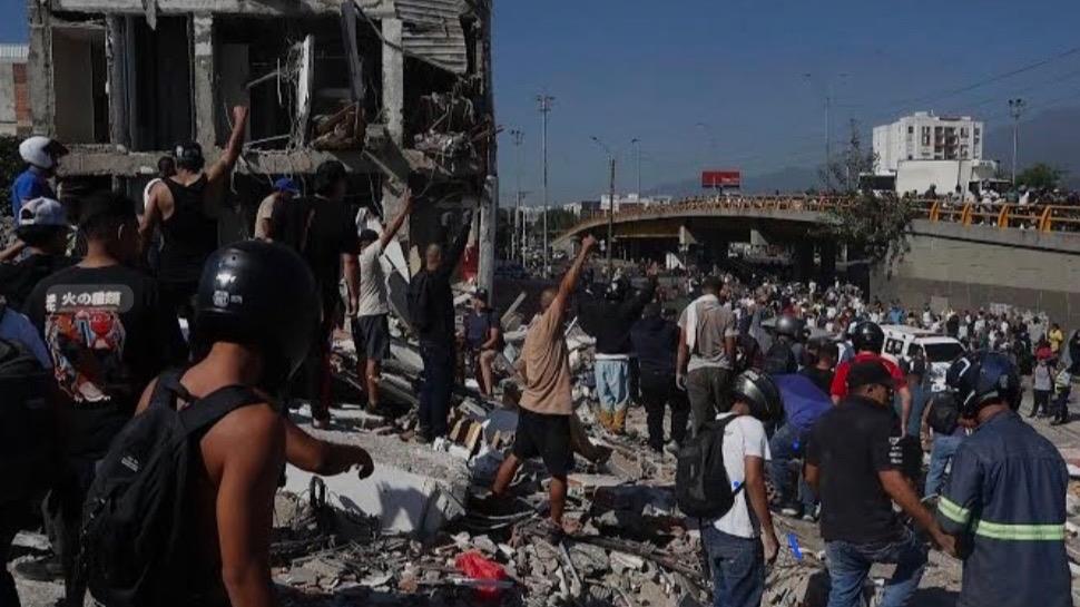 Al menos 111 muertos por terremoto de magnitud 7,4 en Colombia
