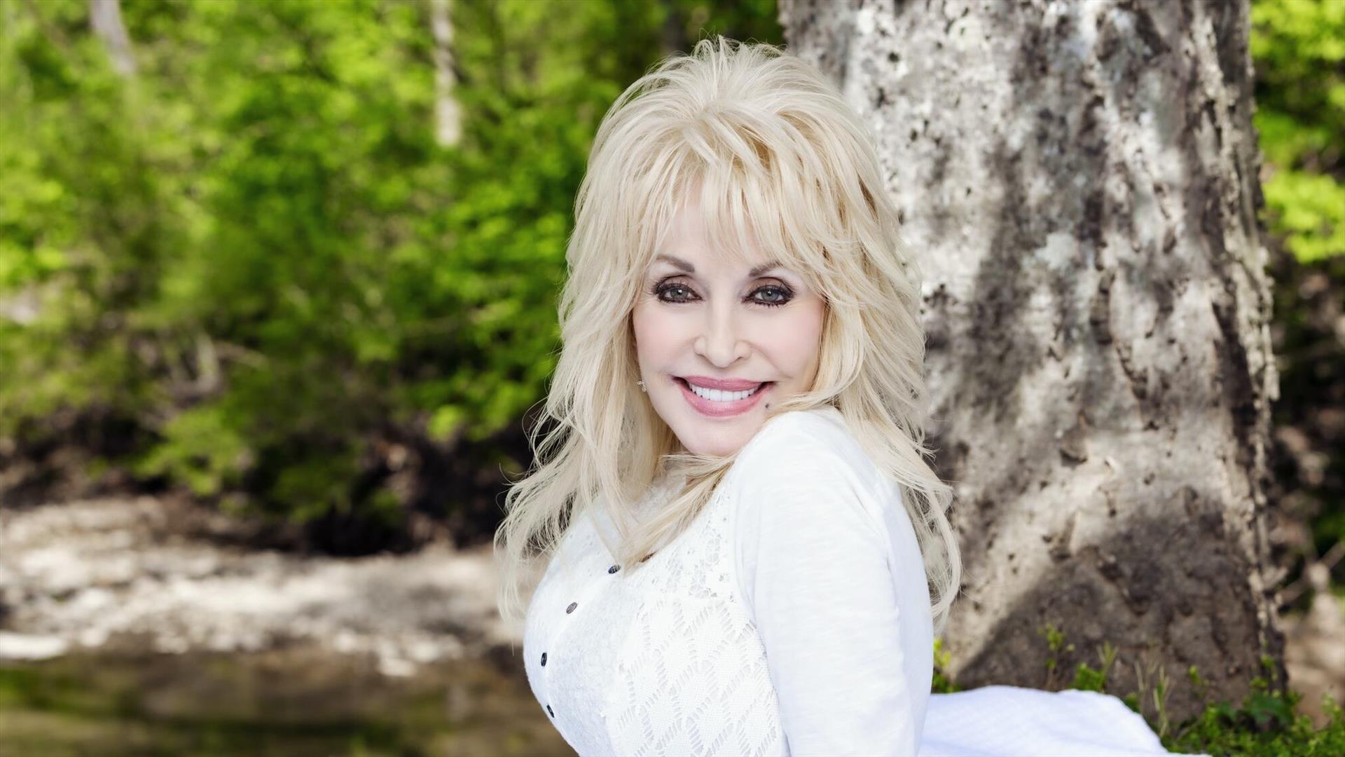 Muere Dolly Parton, legendaria estrella de la música country, a los 80 años