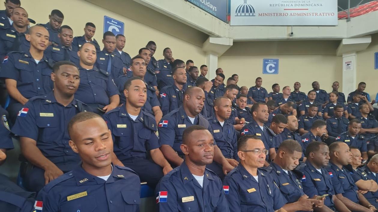 Arengan a miembros de la Policía Nacional en Puerto Plata sobre ética, disciplina y buen desempeño