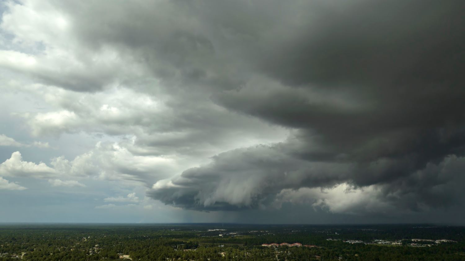 Anuncian lluvias en RD por dos ondas tropicales; persistirá el calor