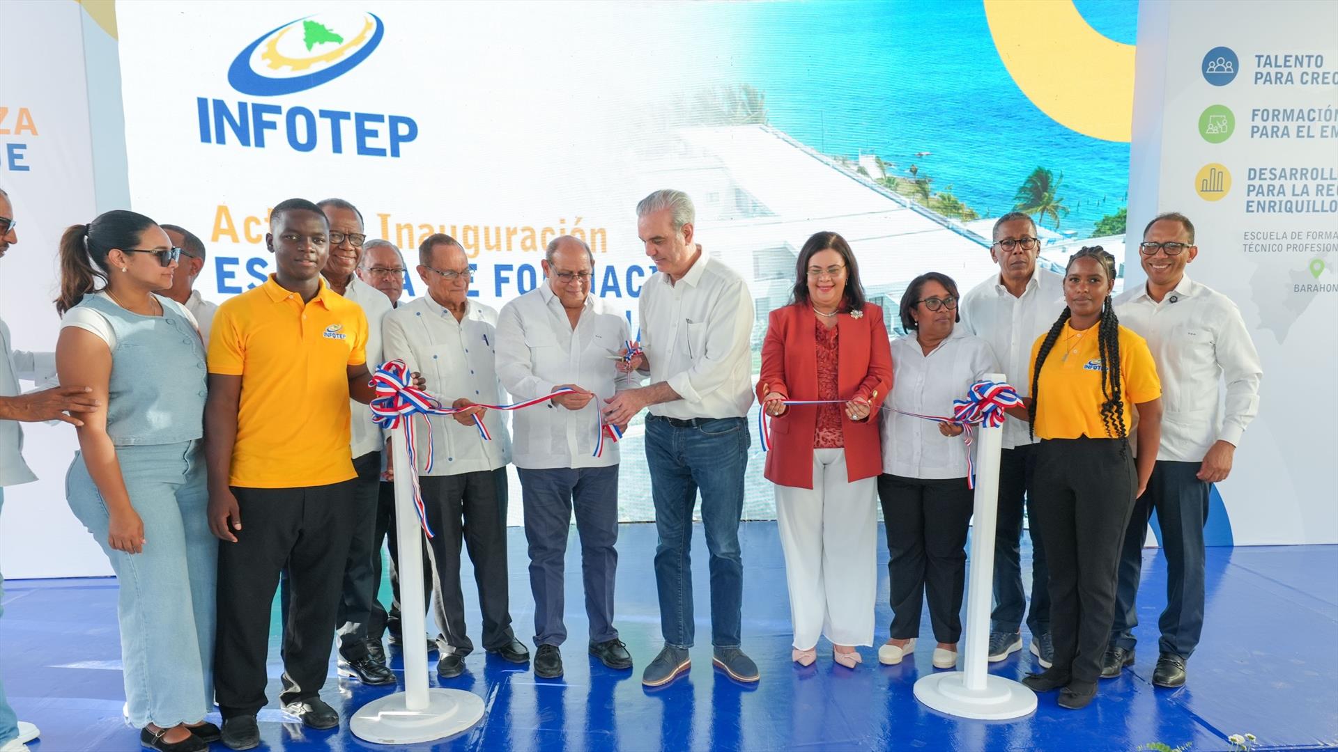 Presidente Luis Abinader inaugura Escuela de Formación Técnico Profesional Guarocuya en Barahona