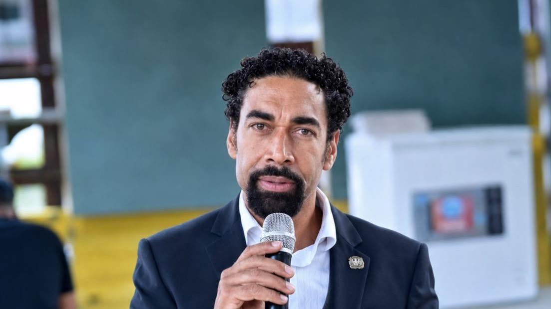 Oscar Abreu cuestiona la interrupción del Premio Nacional de Artes Visuales: “Un país que deja de honrar a sus artistas comienza a olvidar su historia