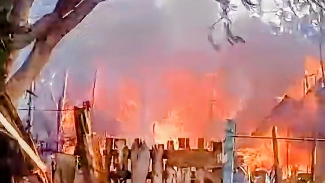 Incendio destruyó vivienda en sector de Estero Hondo; no hubo lesionados