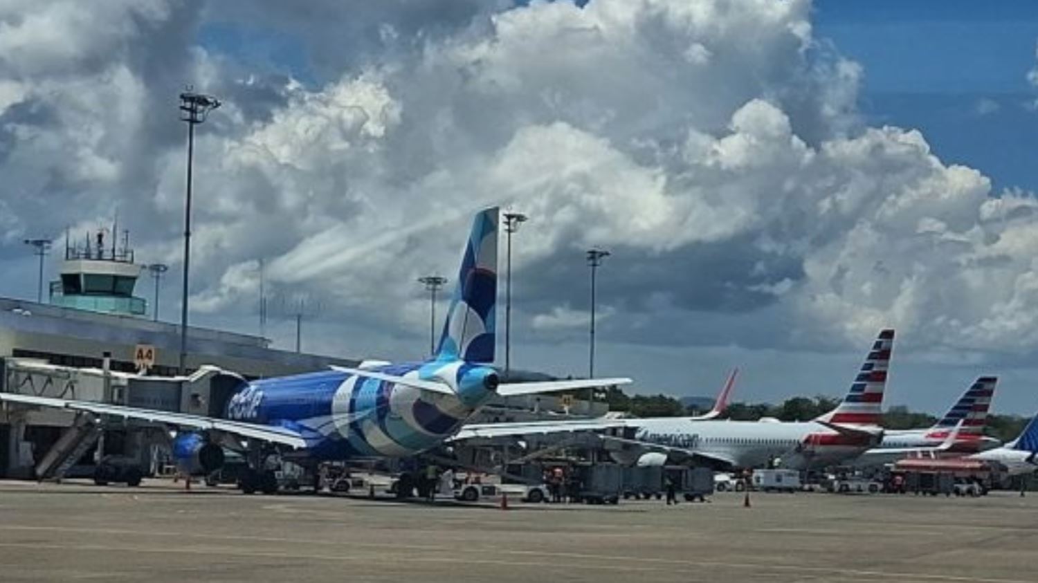 Tormenta invernal Fern provoca cancelación de vuelos en aeropuertos dominicanos