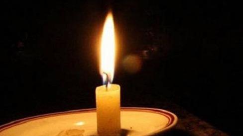 Encendido de velas en Imbert por deterioro de carretera y puentes