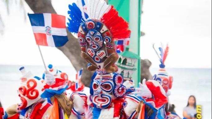 Multitudinario público disfrutó con alegría del segundo domingo del Carnaval Puerto Plata 2026