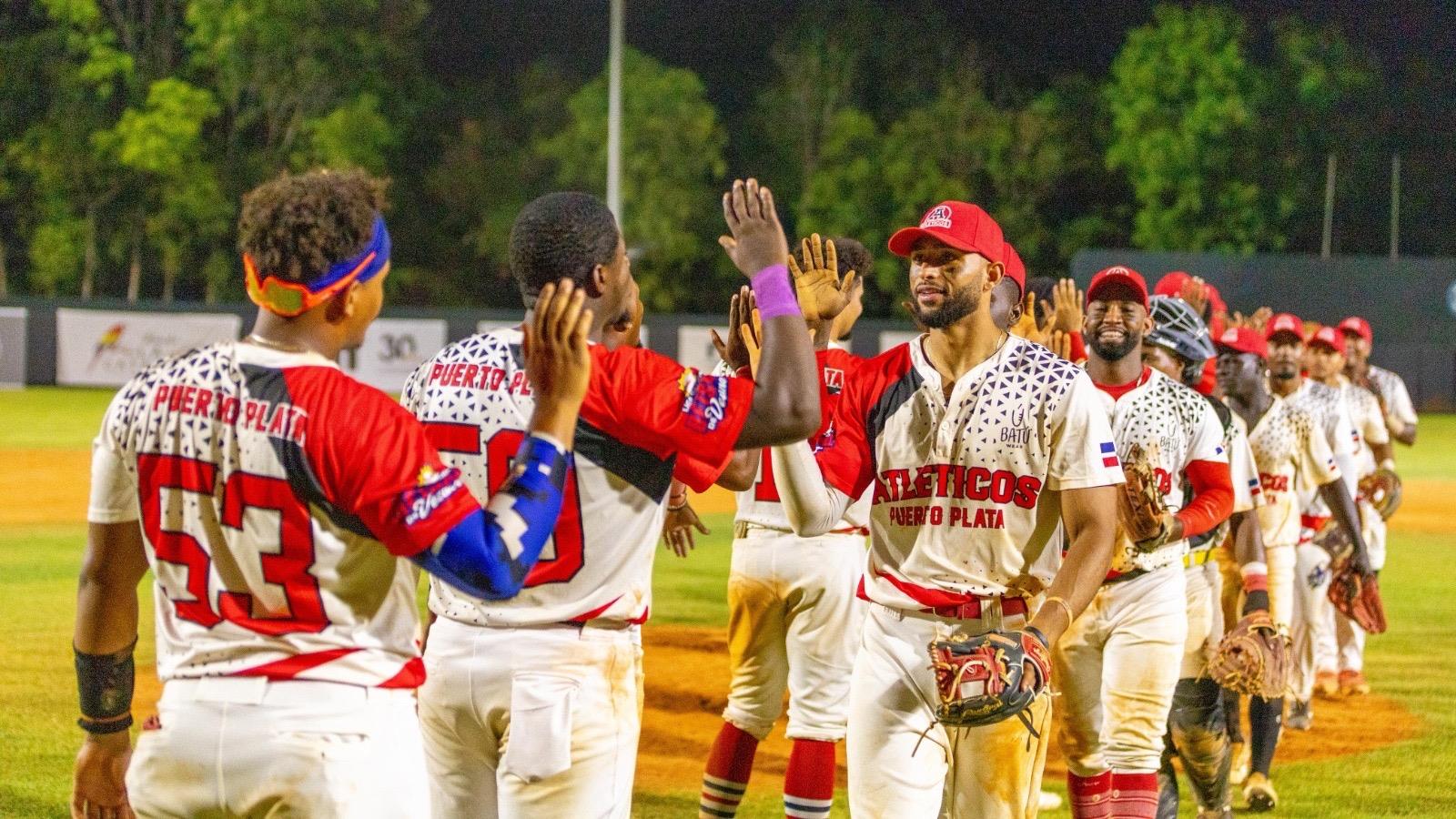 Atléticos de Puerto Plata retoman la senda ganadora al vencer a Mineros de Bonao y Mangueros de Baní