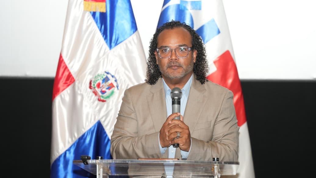 Alberto Zayas estrena Los Soldados de la Democracia, un documental que rescata un capítulo clave de la historia dominicana