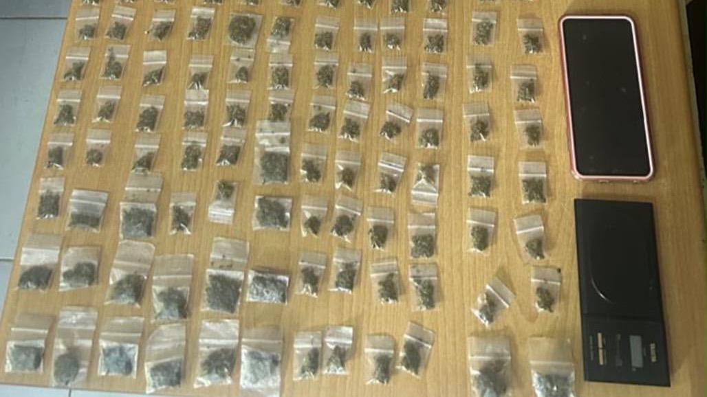 Ocupan drogas, un arma de fuego y otros objetos durante operativo policial en un barrio de Puerto Plata