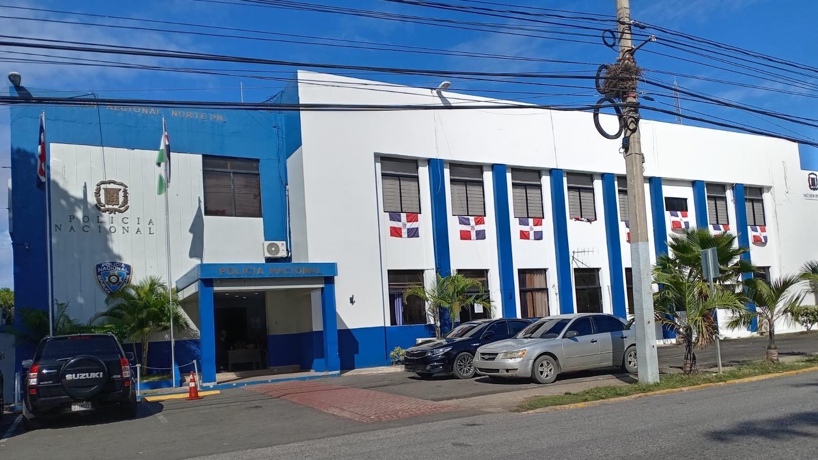 Arrestan a tres hombres acusados de cometer robos de baterías y equipos de aire acondicionado en Puerto Plata