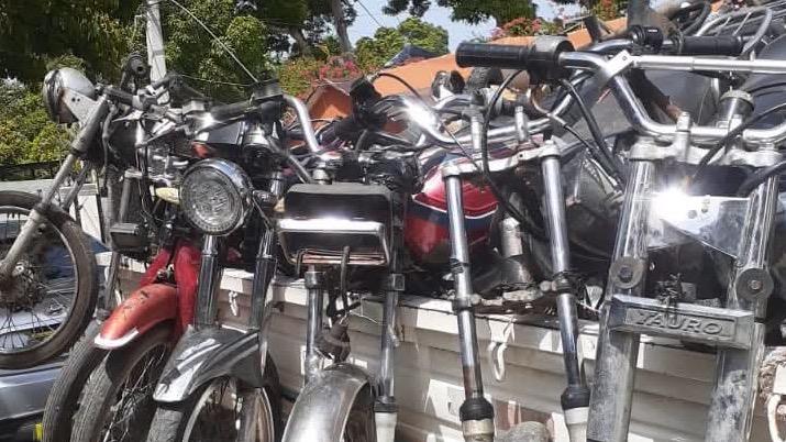 Policía retiene decenas de motocicletas por diversas infracciones en la parte oeste de Puerto Plata